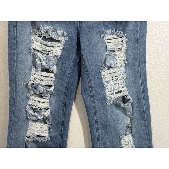 Almost Famous Straight Leg Distressed Dad Jeans Size 9 Juniors Denim Rue21 EUC - Picture 3 of 14